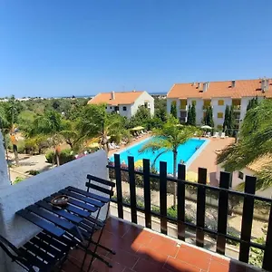 Nora Velha T0+1 Em Casa de Férias